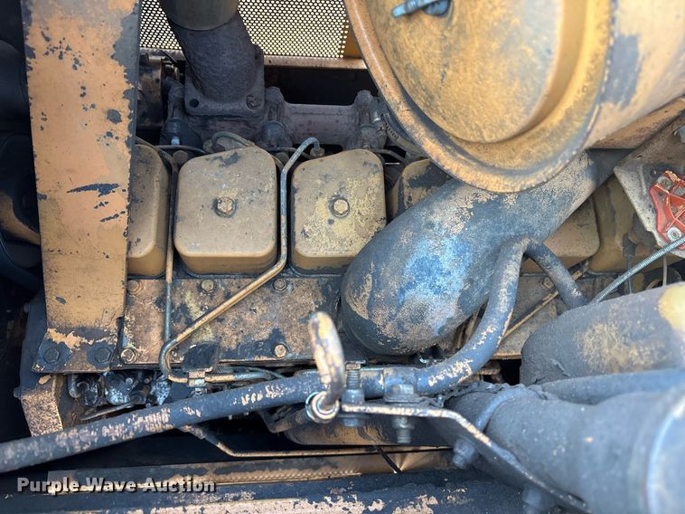 image for item OK9548 1989 Case 850D Longtrack dozer