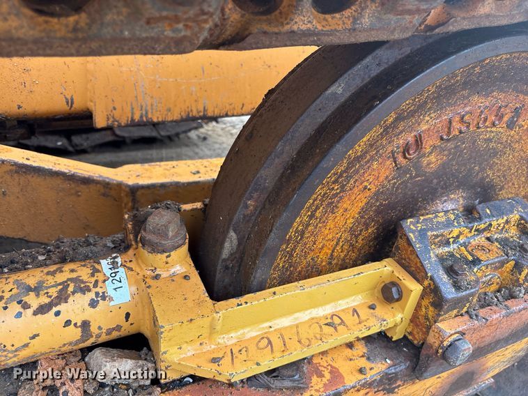 image for item OK9548 1989 Case 850D Longtrack dozer