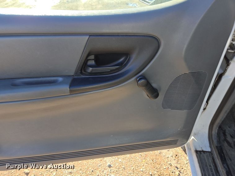 image for item YA0317 2006 Ford Ranger SuperCab pickup truck