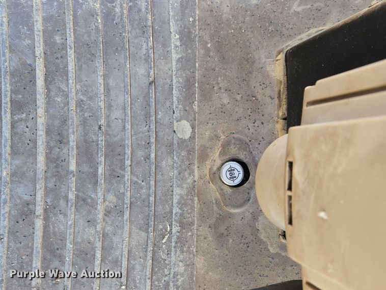 image for item DH9793 2002 John Deere 6420 MFWD tractor