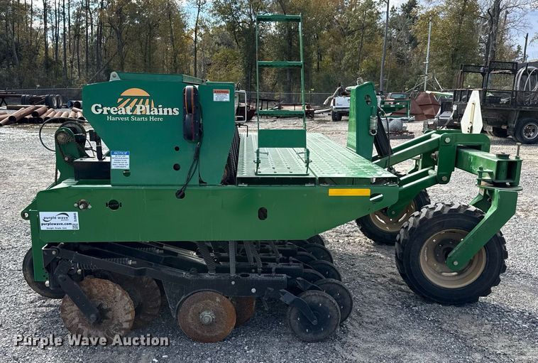 image for item DJ0845 2017 Great Plains 3P1006NT no-till grain drill