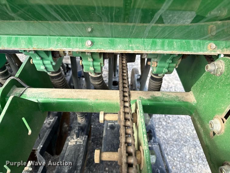 image for item DJ0845 2017 Great Plains 3P1006NT no-till grain drill