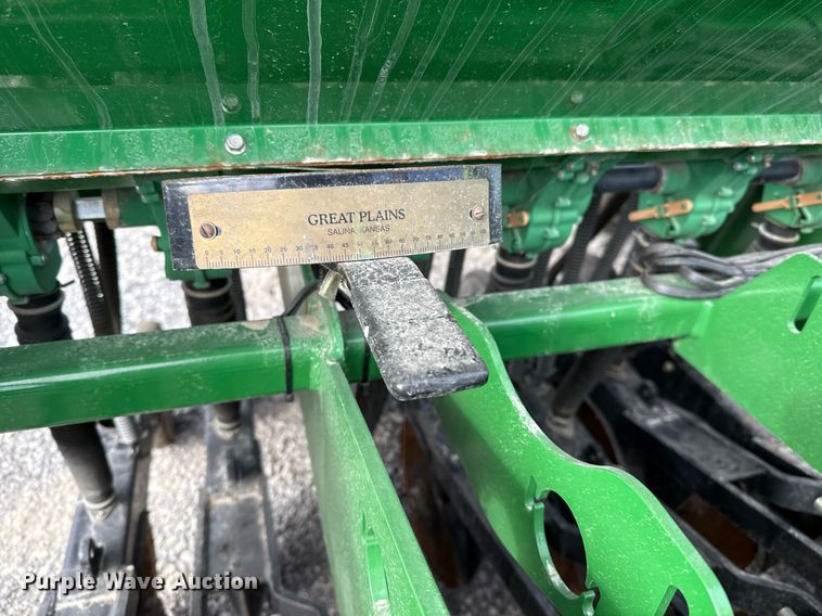 image for item DJ0845 2017 Great Plains 3P1006NT no-till grain drill