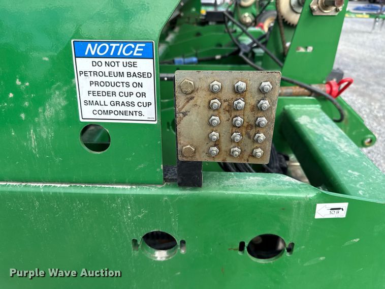 image for item DJ0845 2017 Great Plains 3P1006NT no-till grain drill