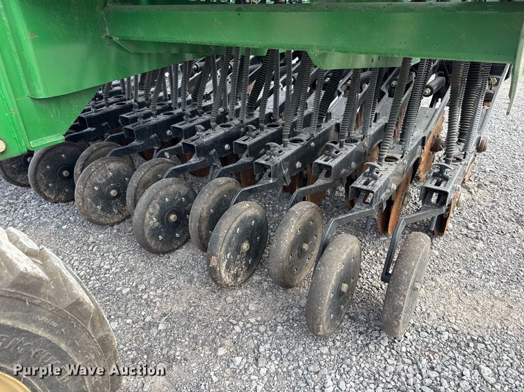image for item DJ0845 2017 Great Plains 3P1006NT no-till grain drill