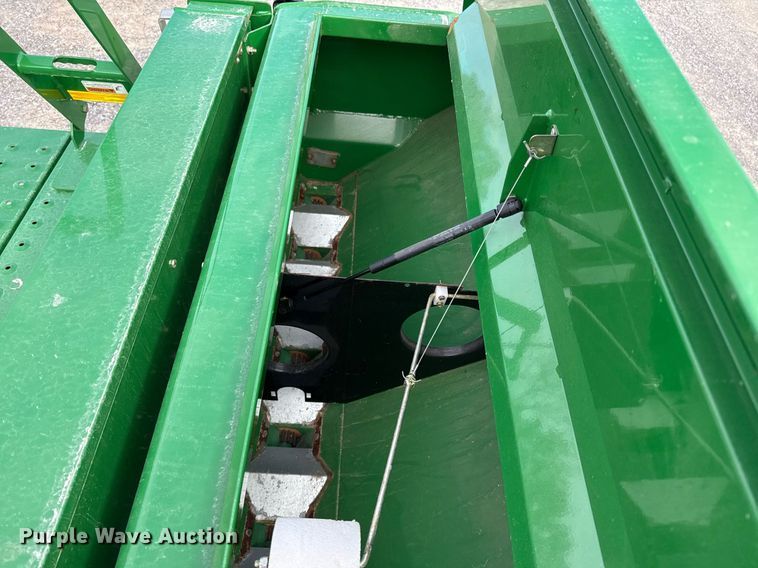 image for item DJ0845 2017 Great Plains 3P1006NT no-till grain drill