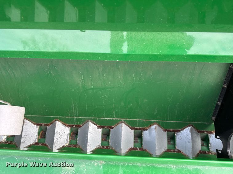 image for item DJ0845 2017 Great Plains 3P1006NT no-till grain drill