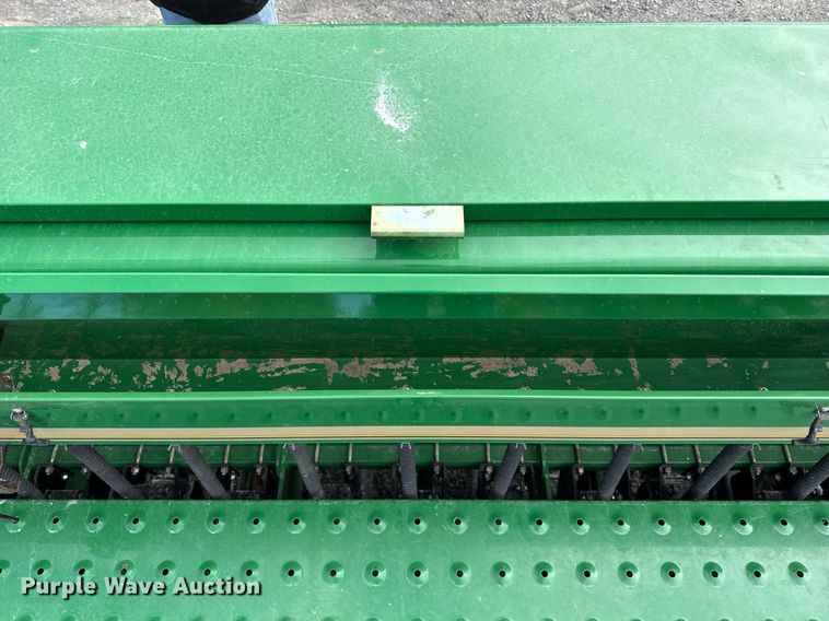 image for item DJ0845 2017 Great Plains 3P1006NT no-till grain drill
