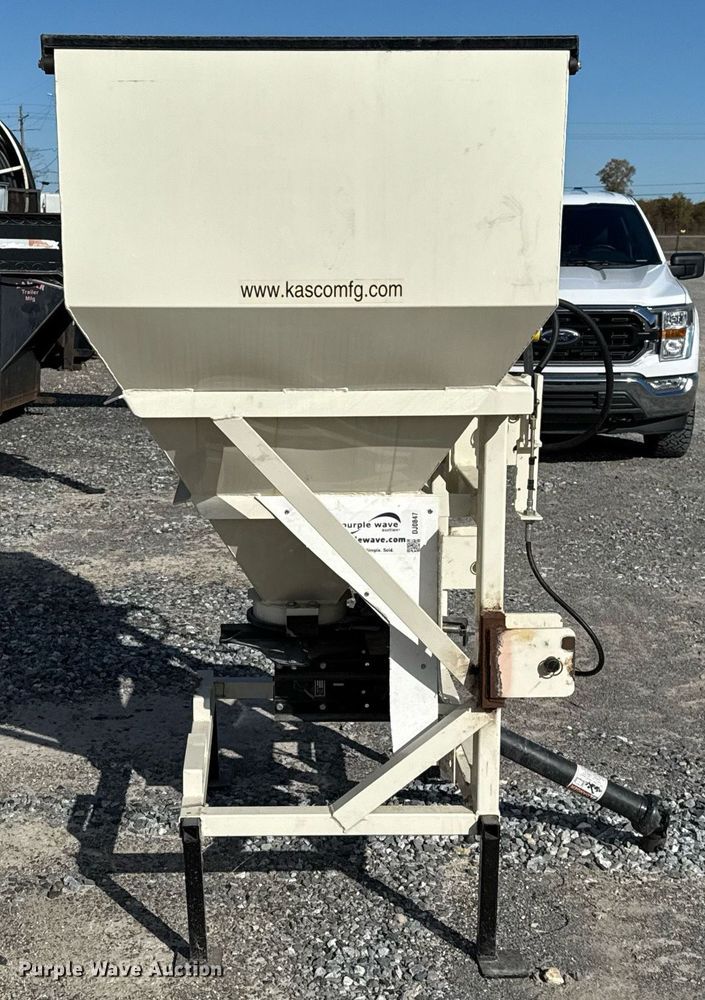 image for item DJ0847 Herd 2440 broadcast spreader