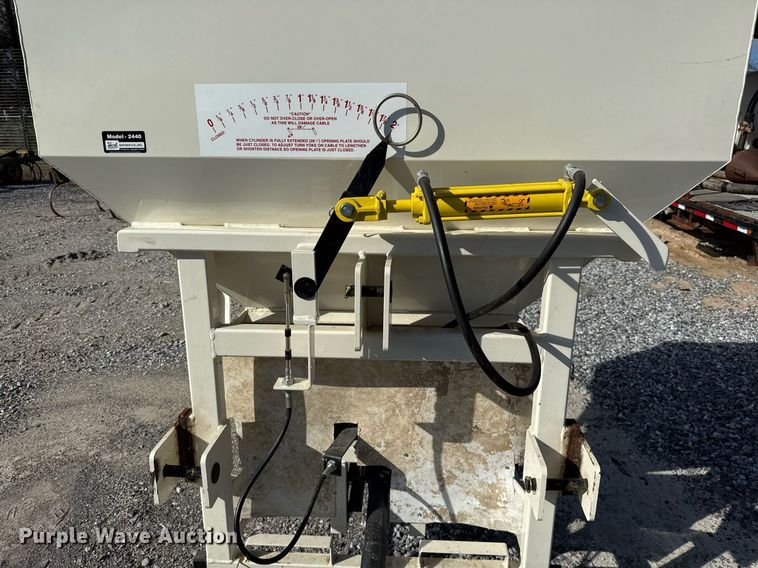 image for item DJ0847 Herd 2440 broadcast spreader