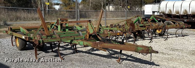 image for item DJ0848 John Deere 980 field cultivator