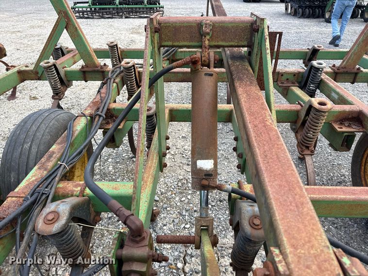 image for item DJ0848 John Deere 980 field cultivator