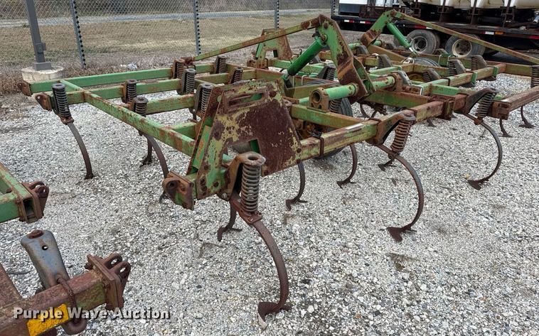 image for item DJ0848 John Deere 980 field cultivator