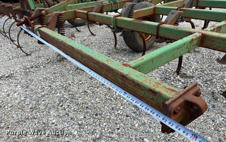 image for item DJ0848 John Deere 980 field cultivator