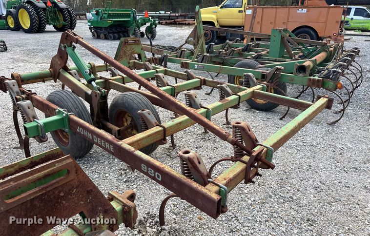 image for item DJ0848 John Deere 980 field cultivator