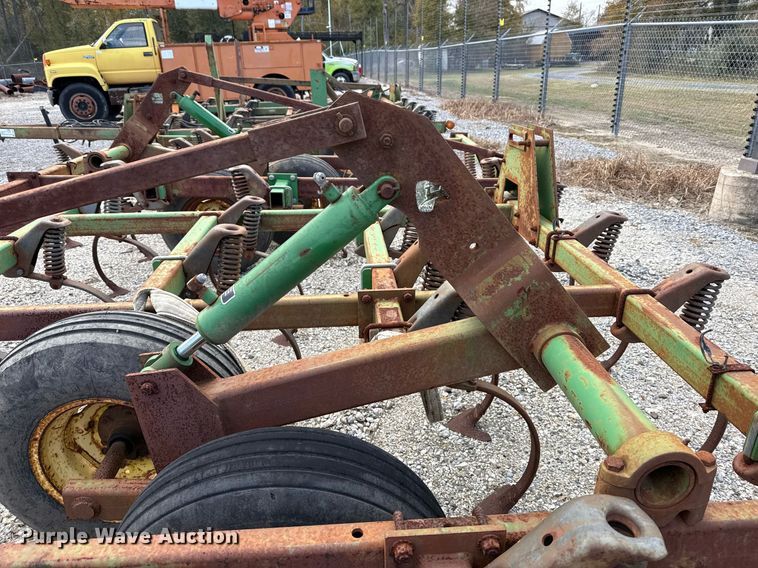 image for item DJ0848 John Deere 980 field cultivator