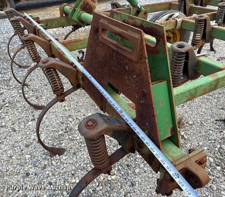image for item DJ0848 John Deere 980 field cultivator