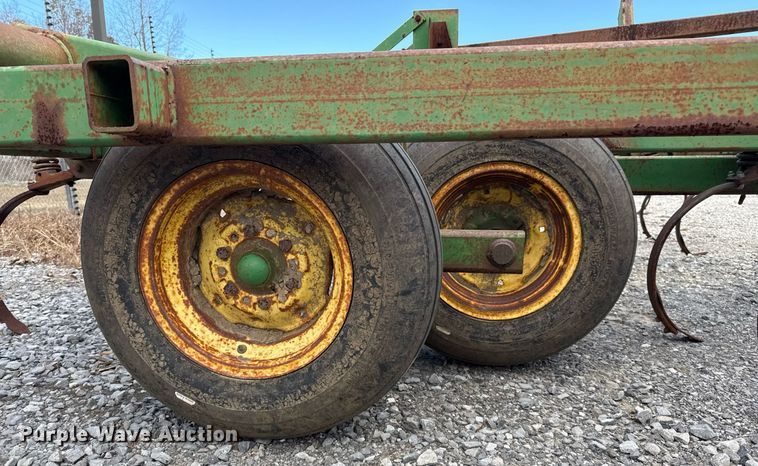 image for item DJ0848 John Deere 980 field cultivator