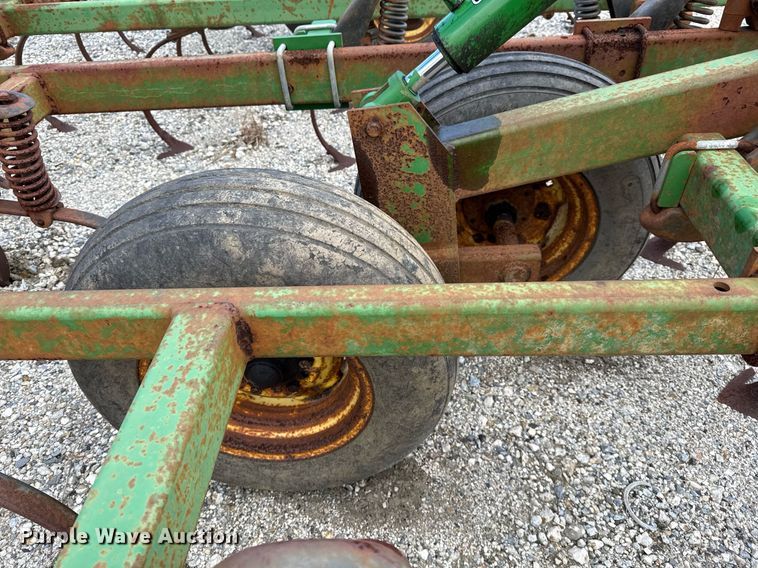 image for item DJ0848 John Deere 980 field cultivator