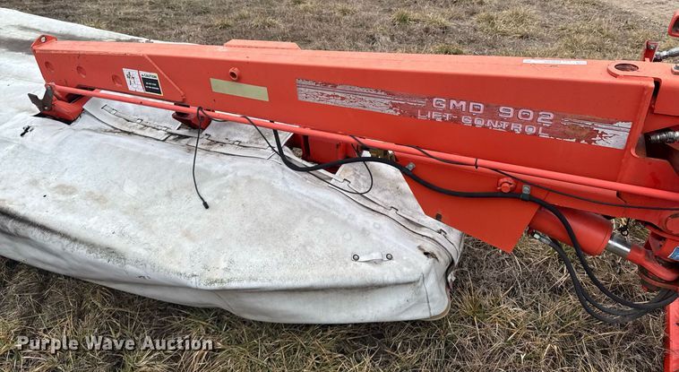 image for item DO0304 Kuhn GMD902 disc mower
