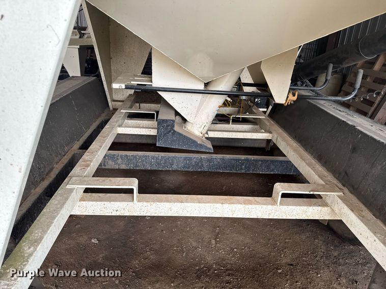 image for item DO0310 Meridian 225 RST seed tender