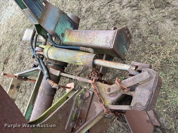 image for item DO0368 Six bottom two-way plow