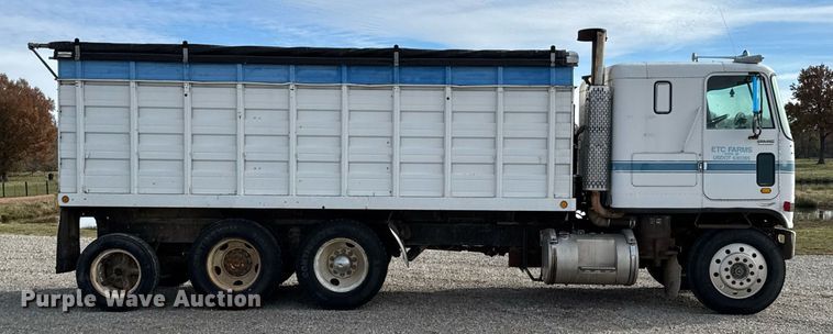 image for item DO0538 1970 GMC grain truck