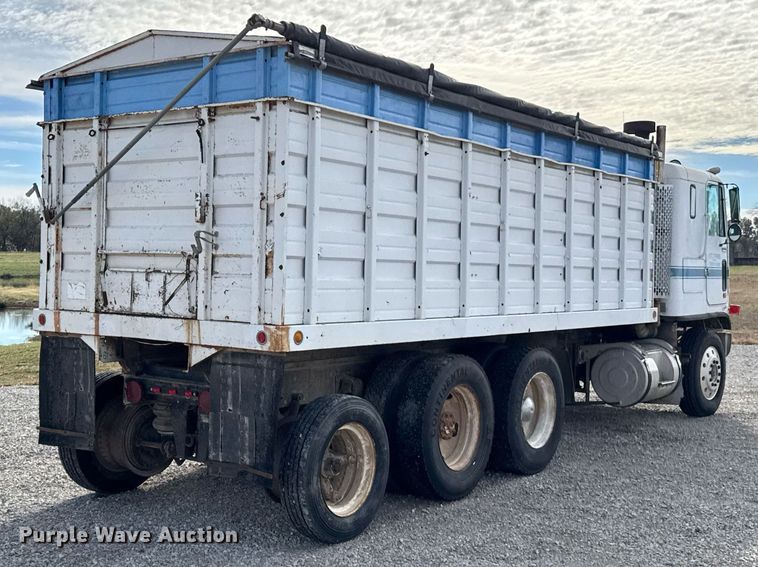 image for item DO0538 1970 GMC grain truck