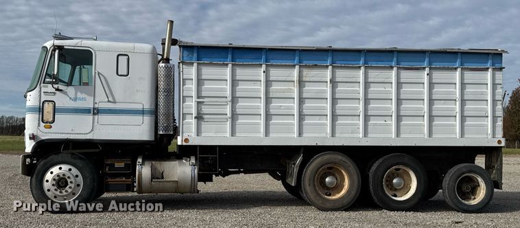 image for item DO0538 1970 GMC grain truck