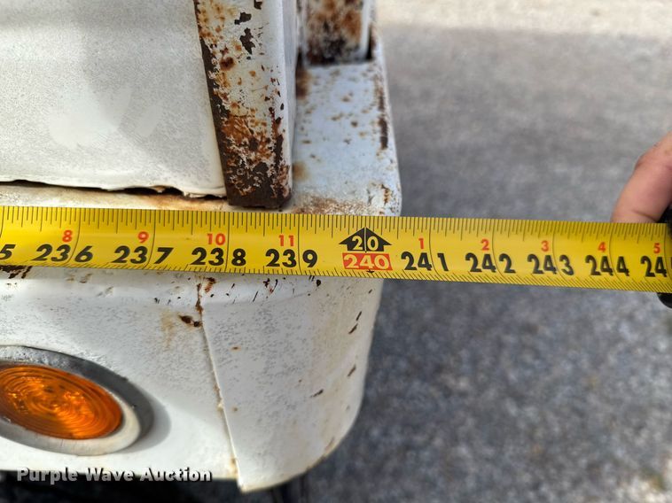 image for item DO0538 1970 GMC grain truck