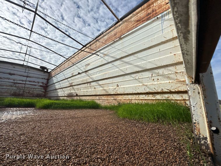 image for item DO0538 1970 GMC grain truck