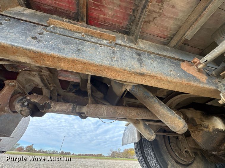 image for item DO0538 1970 GMC grain truck