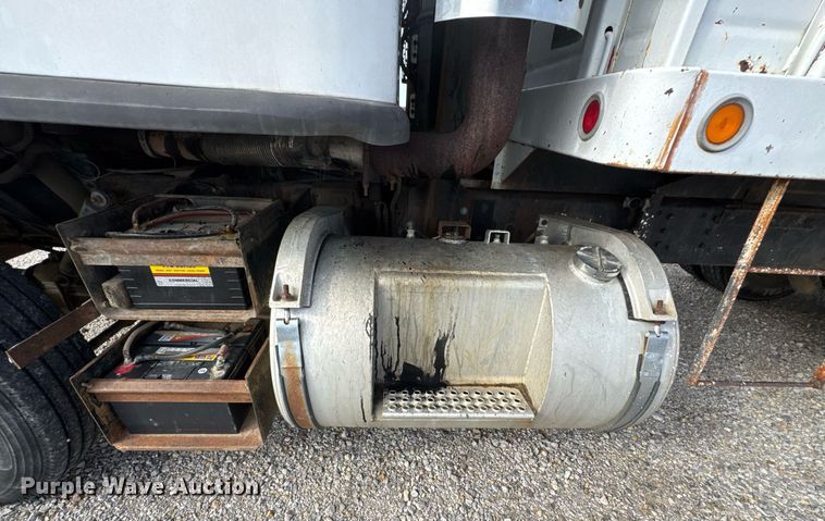 image for item DO0538 1970 GMC grain truck