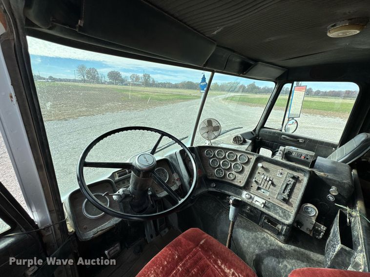 image for item DO0538 1970 GMC grain truck