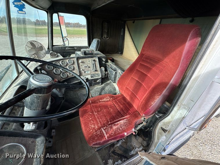 image for item DO0538 1970 GMC grain truck