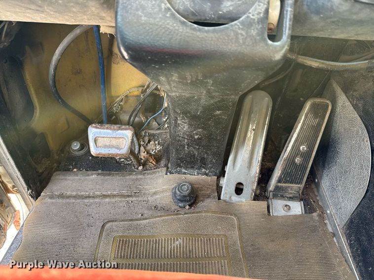 image for item DO0538 1970 GMC grain truck