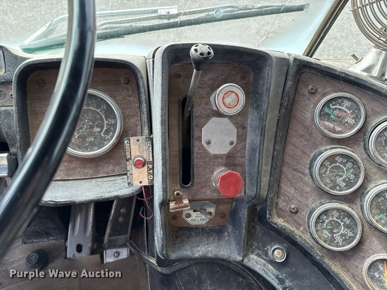 image for item DO0538 1970 GMC grain truck