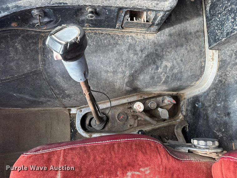 image for item DO0538 1970 GMC grain truck