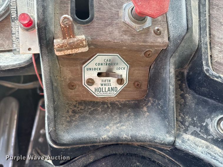 image for item DO0538 1970 GMC grain truck