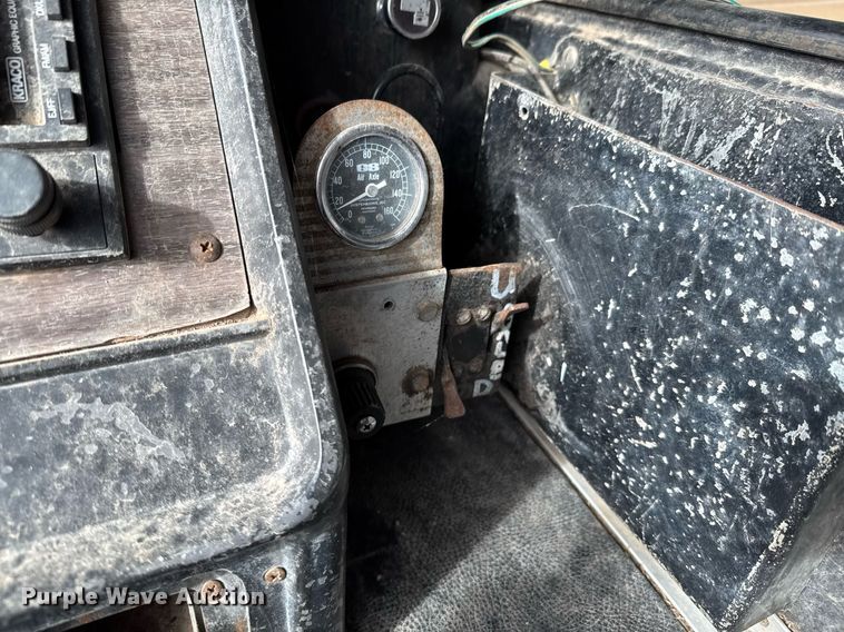 image for item DO0538 1970 GMC grain truck