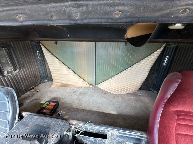 image for item DO0538 1970 GMC grain truck