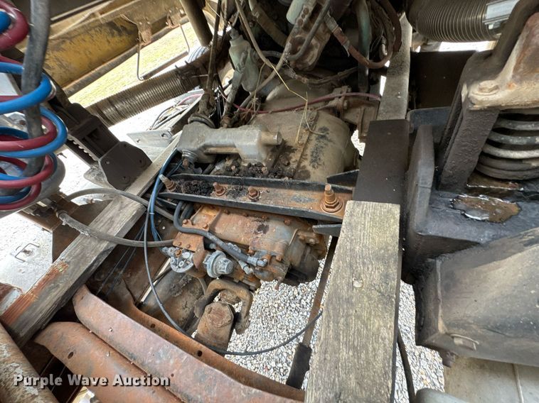 image for item DO0538 1970 GMC grain truck