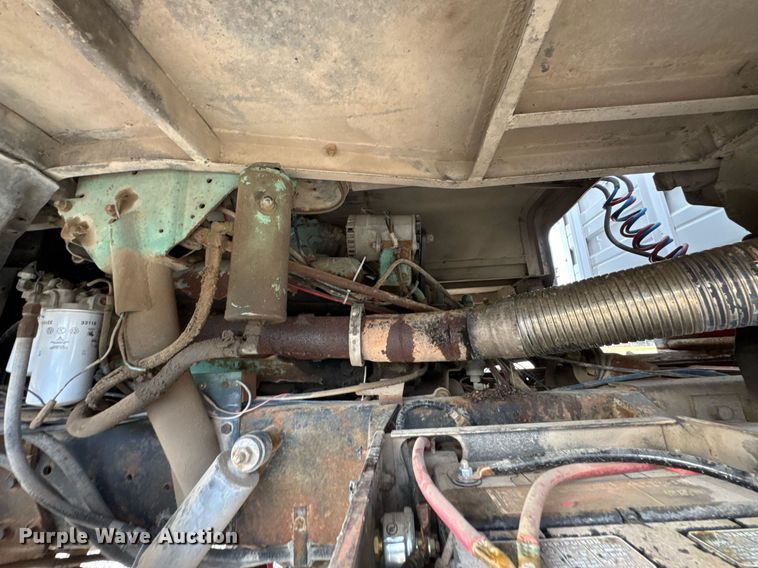 image for item DO0538 1970 GMC grain truck