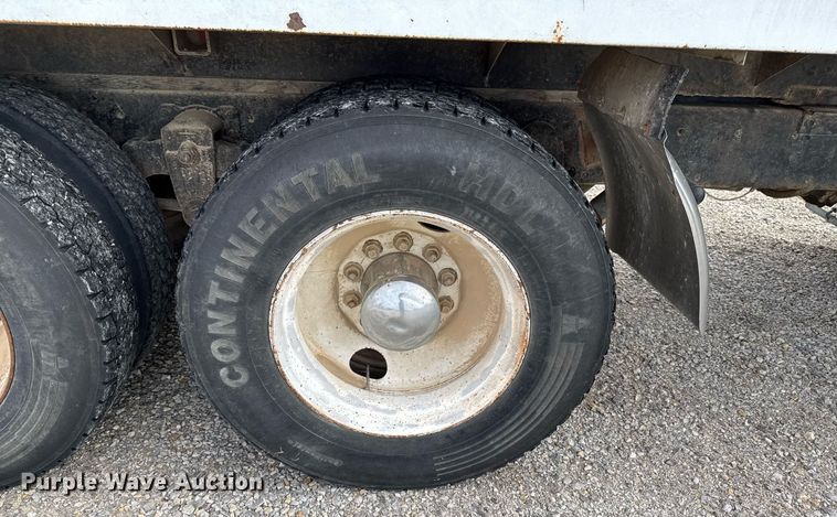 image for item DO0538 1970 GMC grain truck