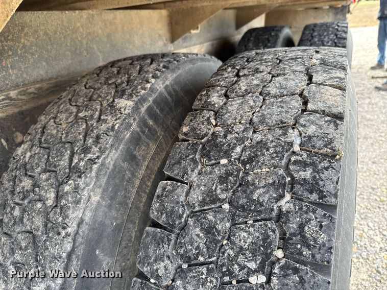 image for item DO0538 1970 GMC grain truck