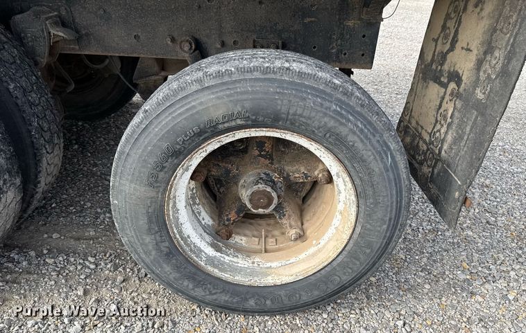 image for item DO0538 1970 GMC grain truck