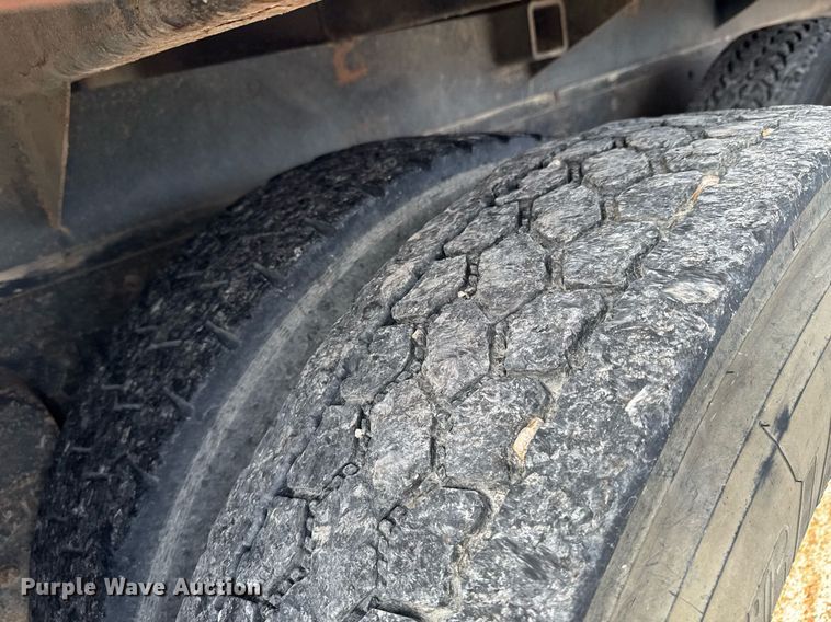 image for item DO0538 1970 GMC grain truck