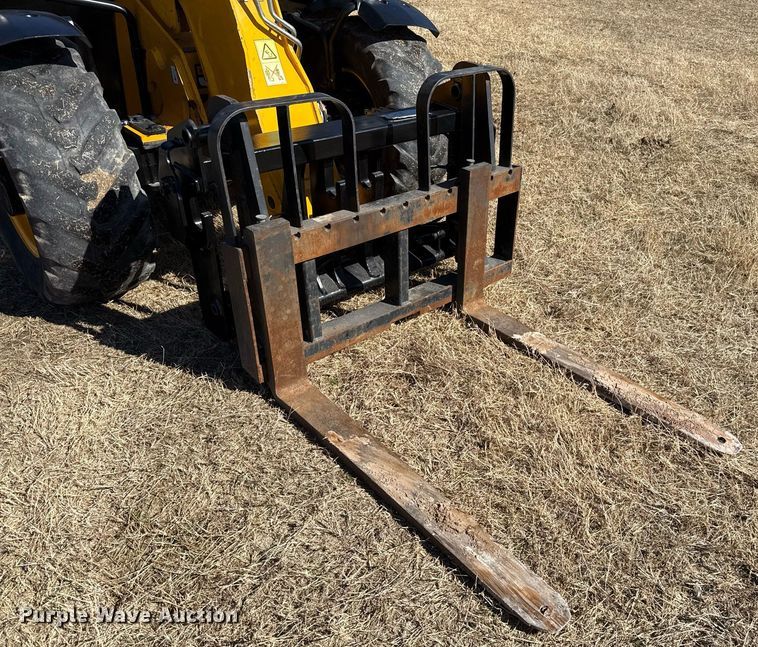 image for item DO2665 2014 JCB 527-58 AG telehandler