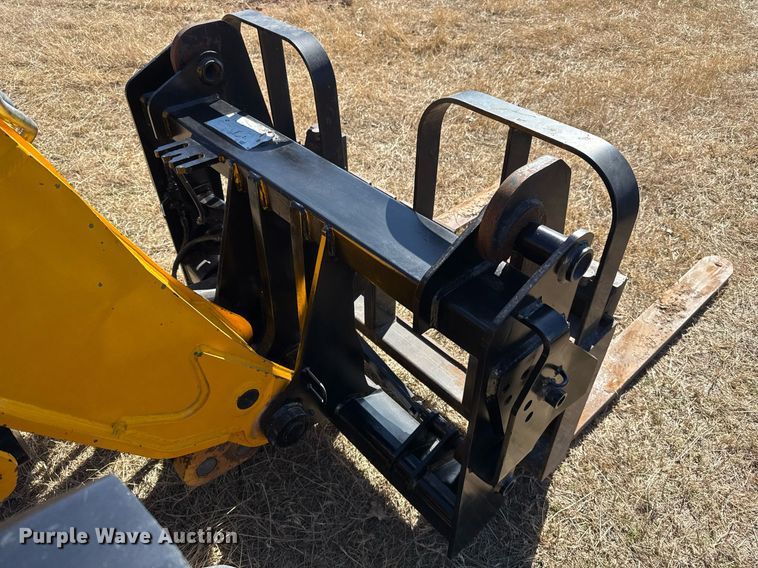 image for item DO2665 2014 JCB 527-58 AG telehandler