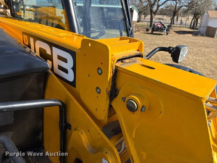 image for item DO2665 2014 JCB 527-58 AG telehandler